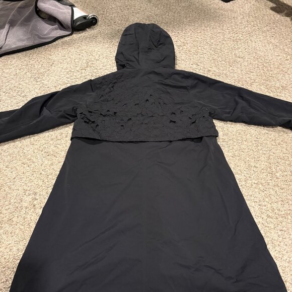 lululemon Enchanted Forest Rain Jacket Sz 4. - Picture 2 of 3